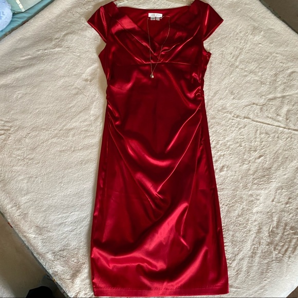 London Times Dresses & Skirts - Ruby Red Dress 💃🏻